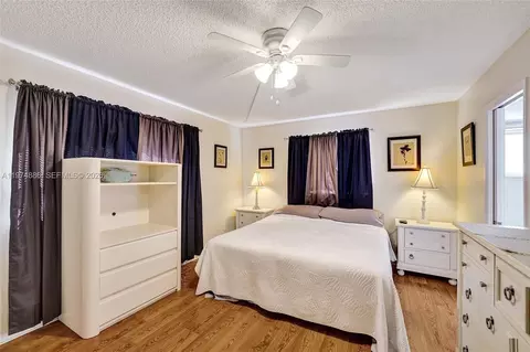 Bedroom - 324 SE 10th St #208, Dania Beach, FL 33004 photo 2 of 10