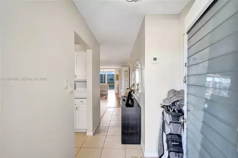 Entry Way - 324 SE 10th St #208, Dania Beach, FL 33004 photo 6 of 6