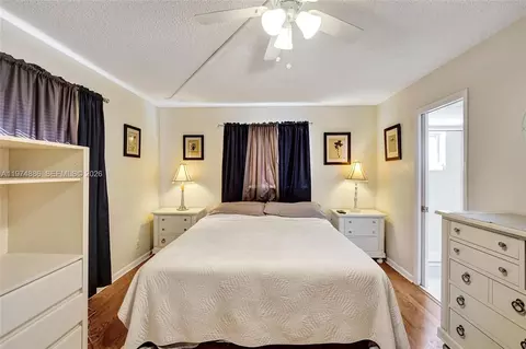 Bedroom - 324 SE 10th St #208, Dania Beach, FL 33004 photo 3 of 10