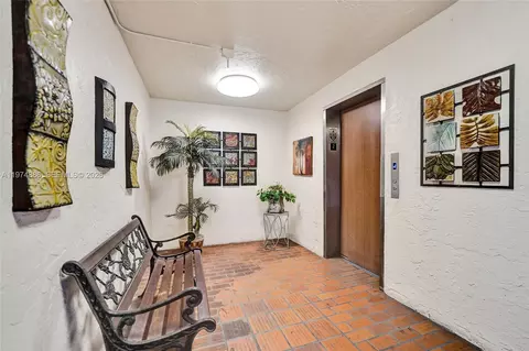 Entry Way - 324 SE 10th St #208, Dania Beach, FL 33004 photo 1 of 6