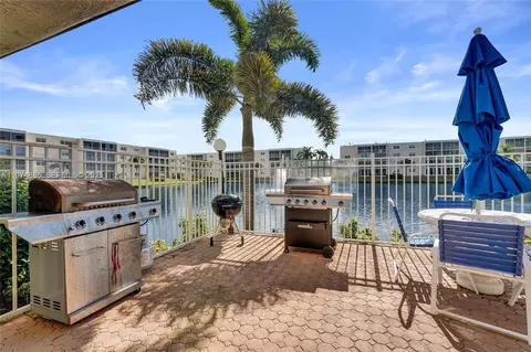 Exterior - 324 SE 10th St #208, Dania Beach, FL 33004 photo 10 of 10