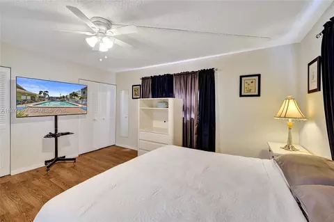 Bedroom - 324 SE 10th St #208, Dania Beach, FL 33004 photo 6 of 10
