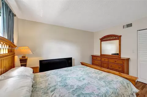 Bedroom - 324 SE 10th St #208, Dania Beach, FL 33004 photo 9 of 10