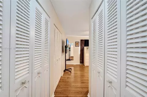 Entry Way - 324 SE 10th St #208, Dania Beach, FL 33004 photo 5 of 6