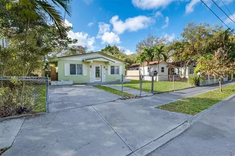 276 NW 40th St, Miami, FL 33127