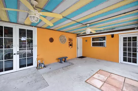 2543 Liberty St, Hollywood, FL 33020