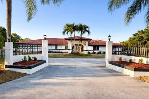 20825 SW 242nd St, Homestead, FL 33031