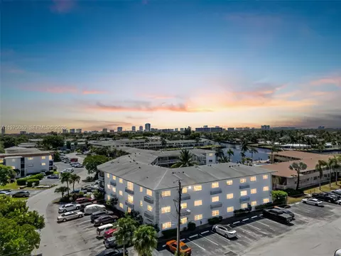 600 Pine Dr #111, Pompano Beach, FL 33060