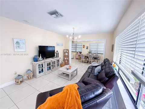 Living - Undisclosed, Hialeah, FL 33012 photo 1 of 2