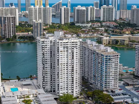 2750 NE 183rd St #2108, Aventura, FL 33160