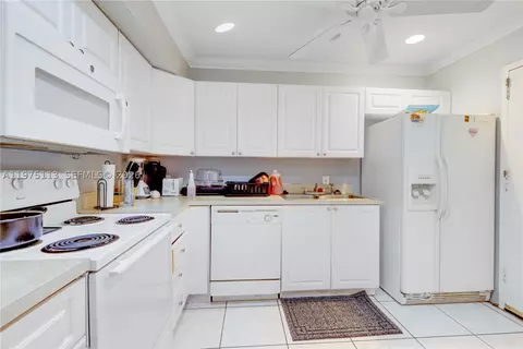 4848 NW 24th Ct #215, Lauderdale Lakes, FL 33313