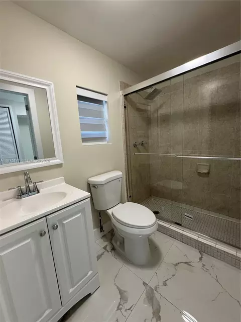 Bath - 6324 E 6th Ave, Hialeah, FL 33013 photo 2 of 2