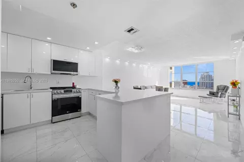4101 Pine Tree Dr #919, Miami Beach, FL 33140