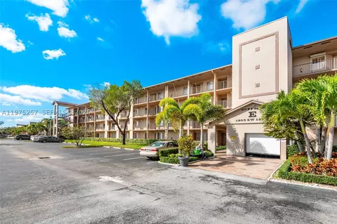 1200 SW 137th Ave #402E, Pembroke Pines, FL 33027
