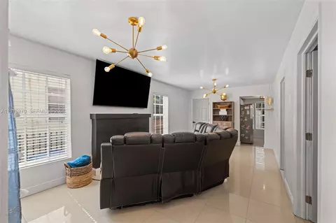 3151 NW 59th St, Miami, FL 33142