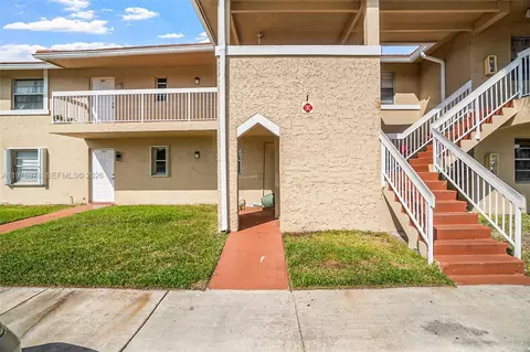 879 Twin Lakes Dr #1-B, Coral Springs, FL 33071