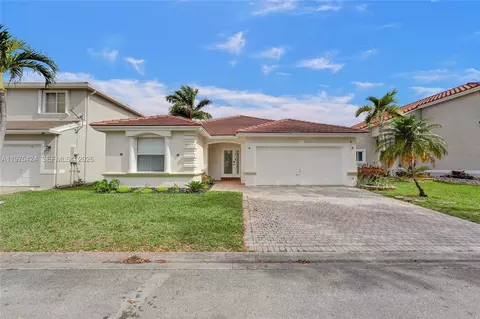 3371 SW 51st St, Fort Lauderdale, FL 33312