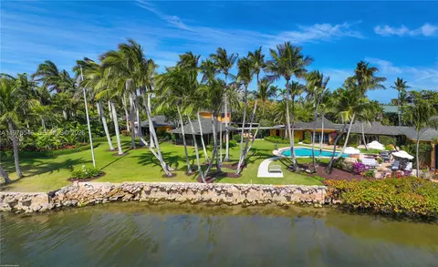 6 Riverview Rd, Jupiter Island, FL 33455