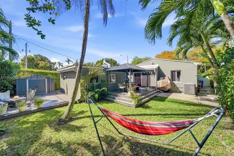 2190 SW 20th St, Miami, FL 33145