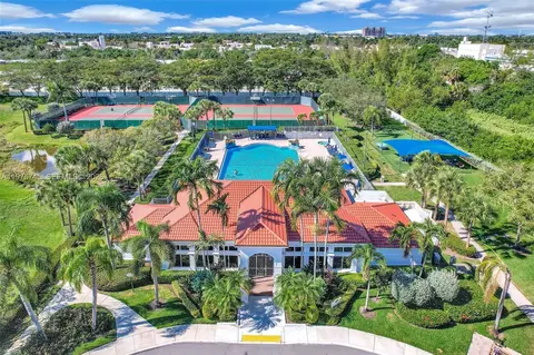 1425 Weeping Willow Way, Hollywood, FL 33019