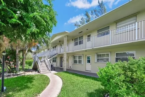 1301 N 12th Ct #2A, Hollywood, FL 33019