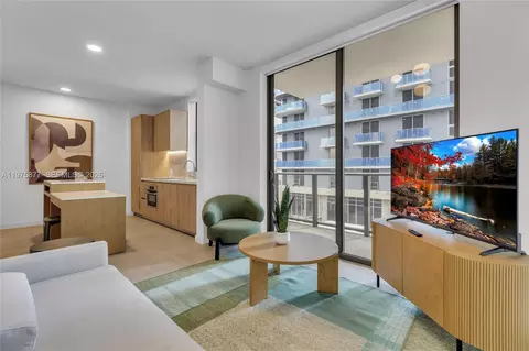 11 NE 6th St #407, Miami, FL 33132