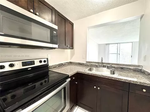 484 NW 165th St Rd #A-411, Miami, FL 33169