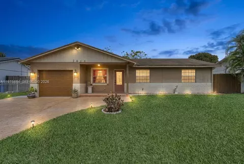 7811 NW 47th St, Lauderhill, FL 33351
