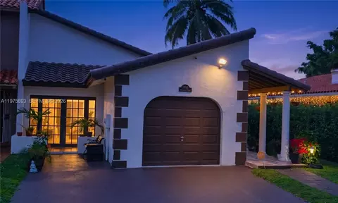 20166 W Oakmont Cir, Hialeah, FL 33015