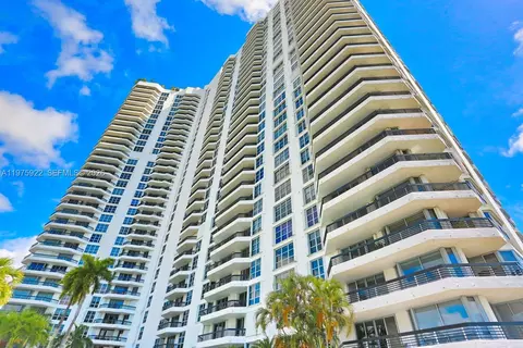 3530 Mystic Pointe Dr #2807, Aventura, FL 33180