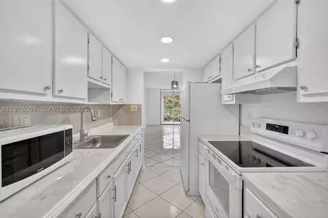 3141 NW 47th Ter #335, Lauderdale Lakes, FL 33319