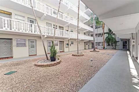 330 SE 2nd St #103G, Hallandale Beach, FL 33009