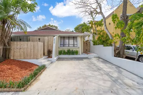 2934 W Trade Ave #B, Miami, FL 33133