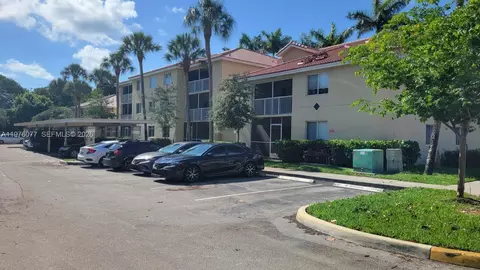 410 S Park Rd #1-108, Hollywood, FL 33021