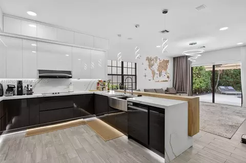 11174 NW 72nd Pl, Parkland, FL 33076