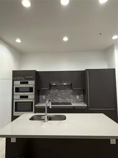 7661 NW 107th Ave #813, Doral, FL 33178