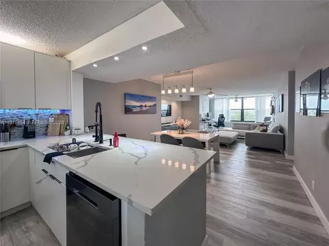 2766 S Carambola Cir S #404, Coconut Creek, FL 33066