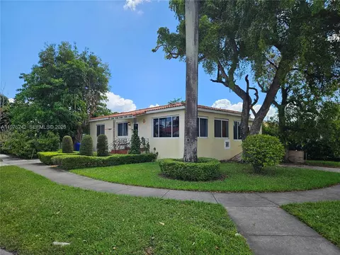 3560 NW 19th St, Miami, FL 33125