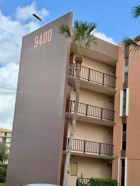 9400 W Flagler St #312, Miami, FL 33174