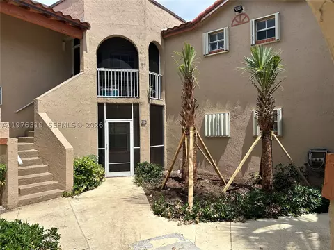 301 SW 86th Ave #102, Pembroke Pines, FL 33025