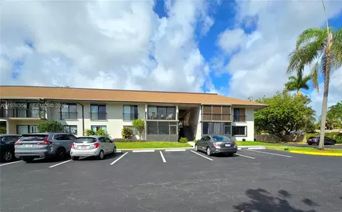 5767 Washington St #F2, Hollywood, FL 33023