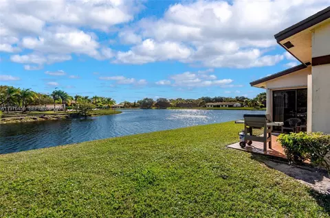 840 SW 120th Way, Davie, FL 33325