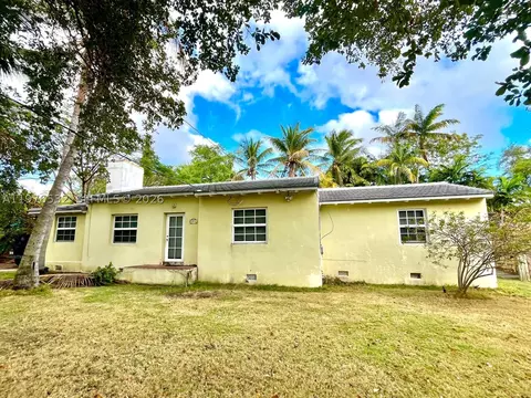 901 NW 10th Ct, Miami, FL 33136