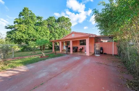 5300 SW 6th St, Miami, FL 33134