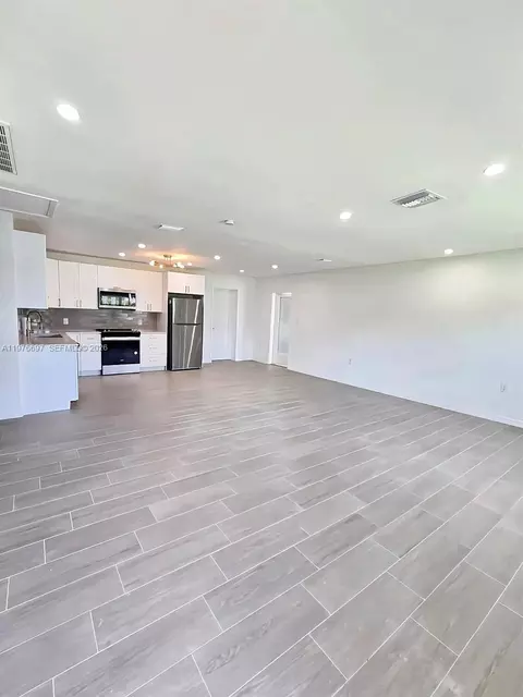 4438 E Riverside Dr, Fort Myers, FL 33905