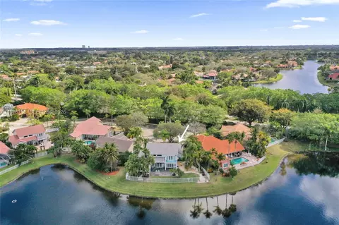 1078 Laguna Springs Dr, Weston, FL 33326
