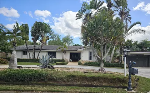 9838 SW 94th Ter, Miami, FL 33176