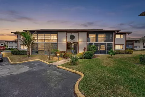 9748 S Belfort Cir #201, Tamarac, FL 33321