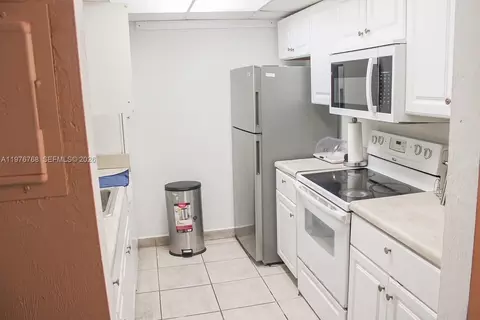 10818 N Kendall Dr #R25, Miami, FL 33176
