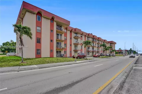 6820 W Flagler St #207, Miami, FL 33144